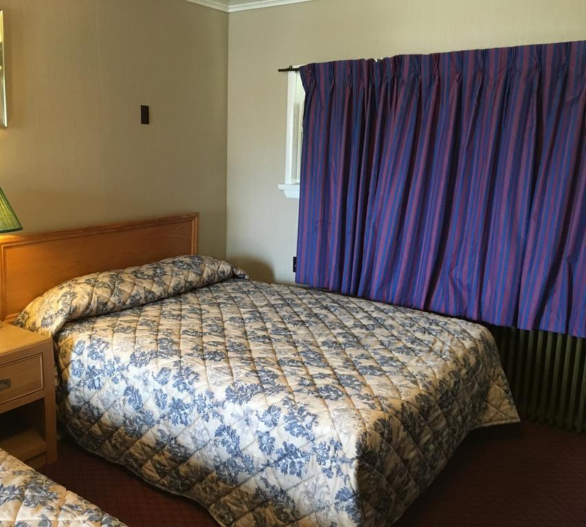 Shamrock Motel Midland Extérieur photo