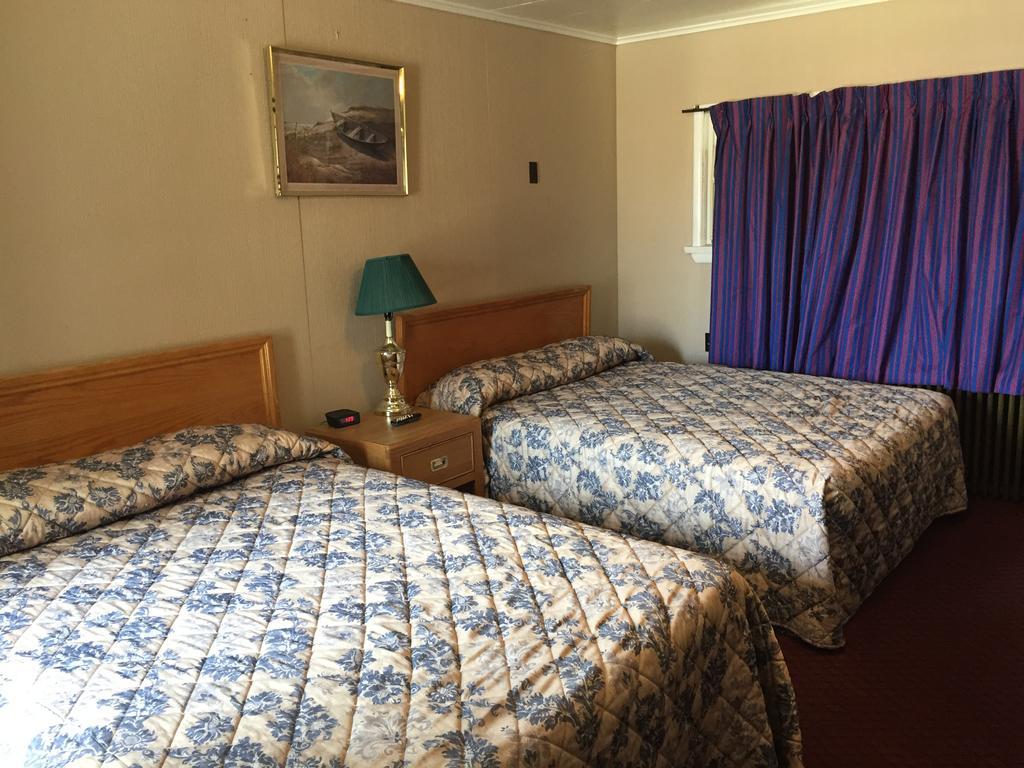 Shamrock Motel Midland Extérieur photo