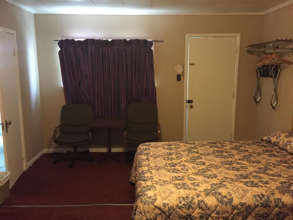 Shamrock Motel Midland Extérieur photo