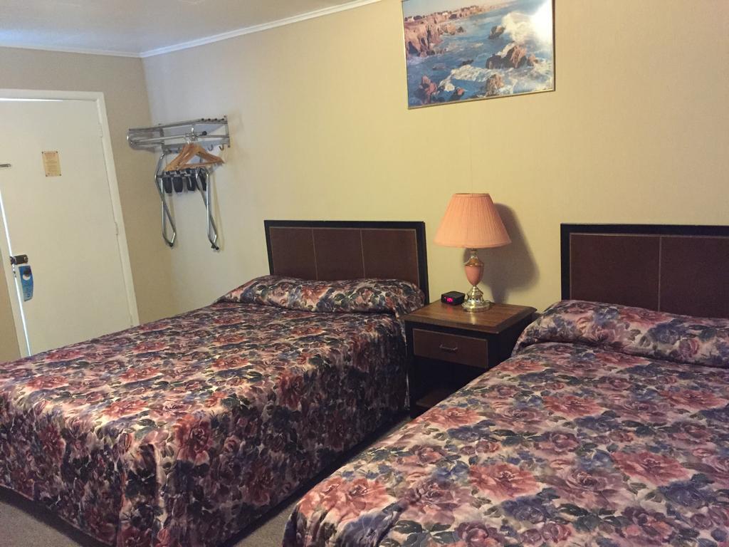 Shamrock Motel Midland Extérieur photo