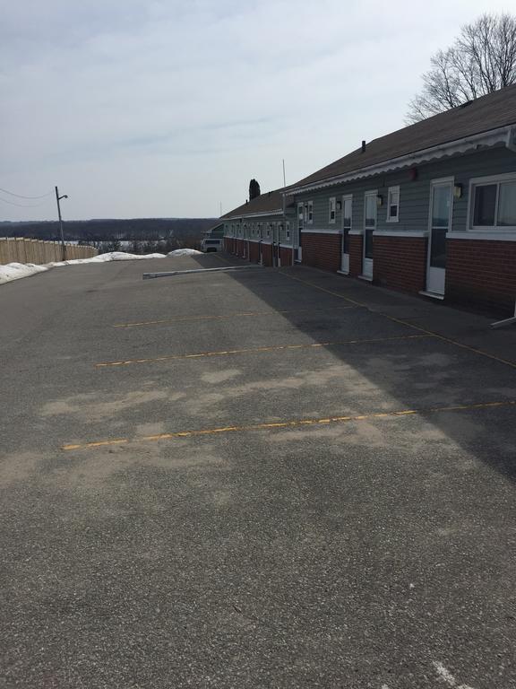 Shamrock Motel Midland Extérieur photo