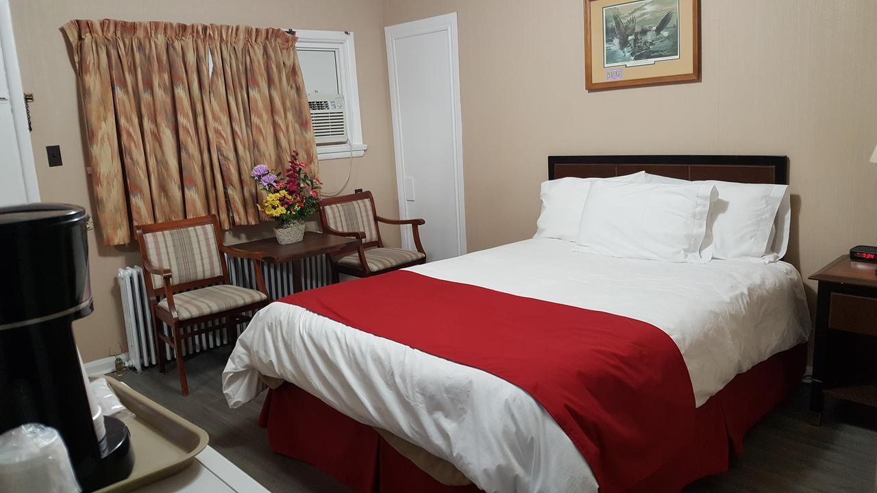 Shamrock Motel Midland Extérieur photo