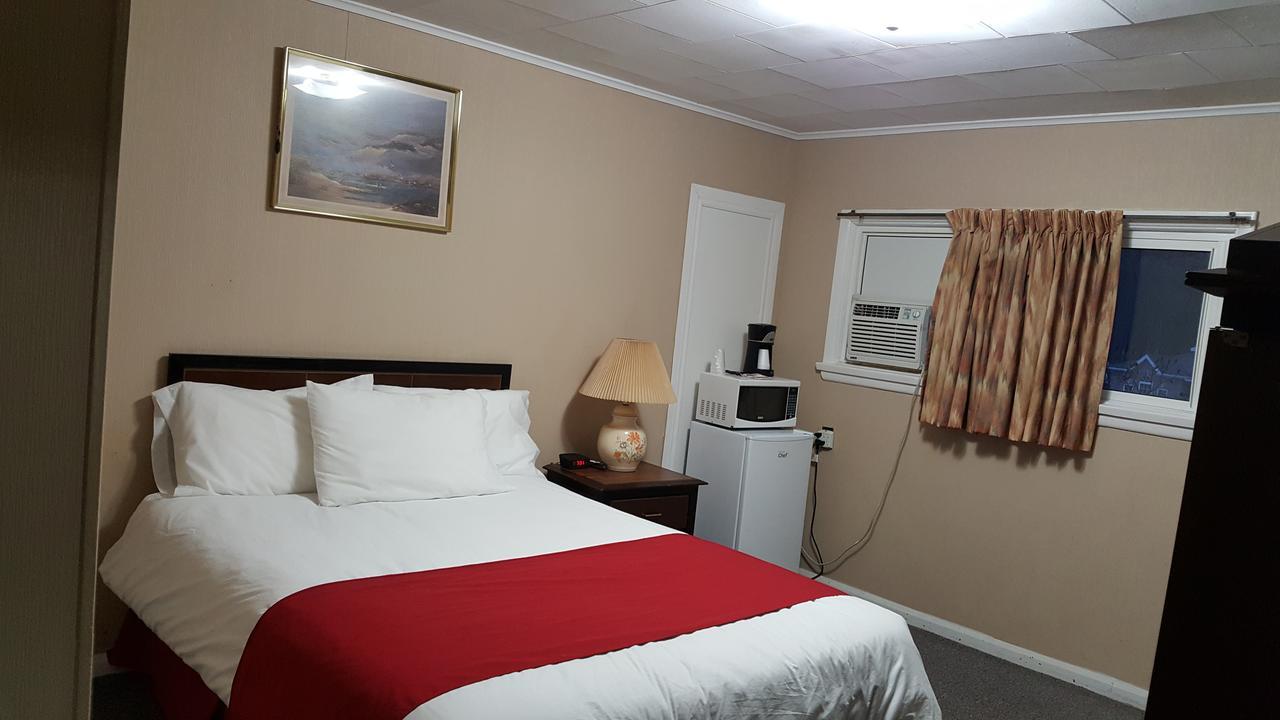 Shamrock Motel Midland Extérieur photo