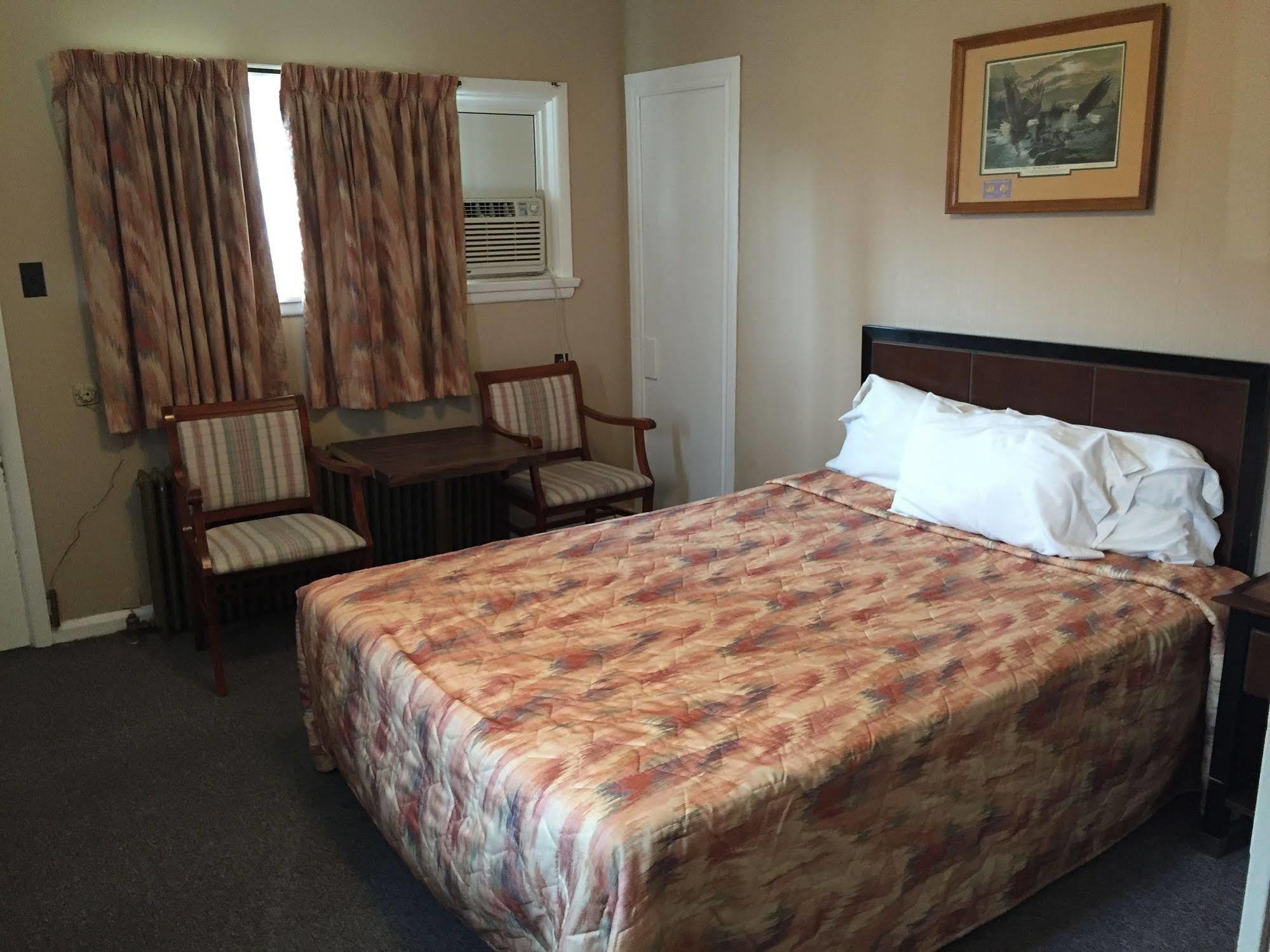 Shamrock Motel Midland Extérieur photo